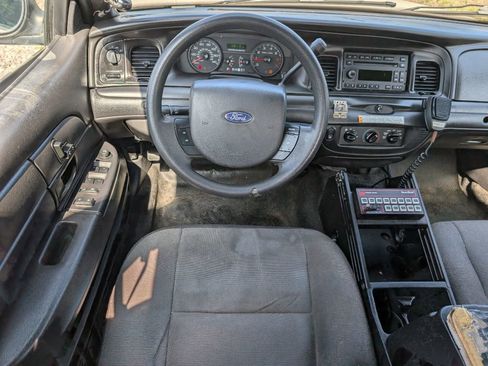 Used 2010 Ford Crown Victoria Police Interceptor image 7