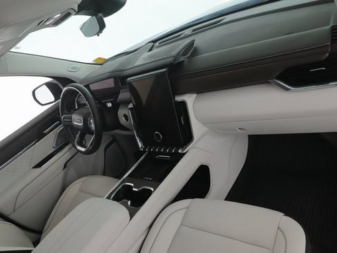 Used 2024 GMC Acadia Denali w/ Super Cruise Package image 33