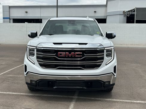 Certified 2025 GMC Sierra 1500 SLT RWD image 8