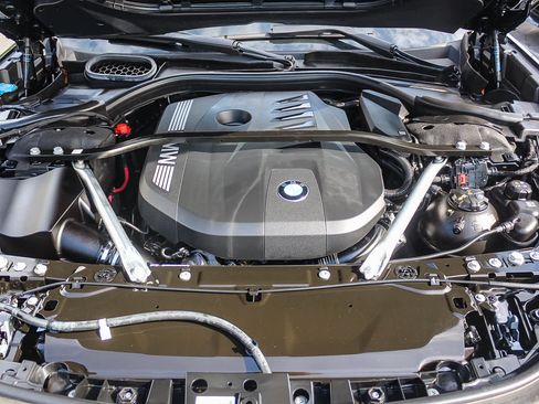 Used 2025 BMW 740i xDrive AWD/4WD image 26