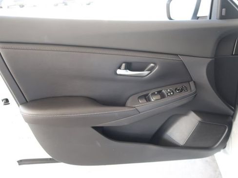 Used 2022 Nissan Sentra SV FWD image 18