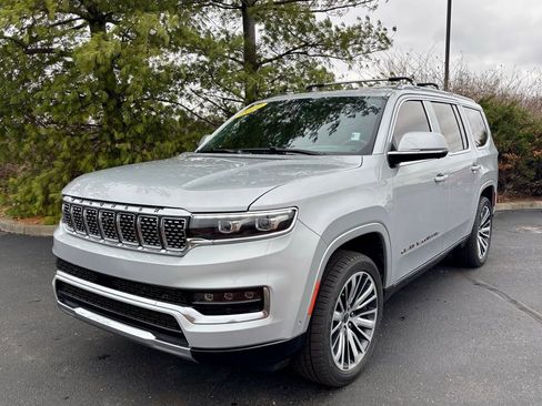 Used 2022 Jeep Grand Wagoneer Series III w/ Rear Seat Video Group 1 image 3