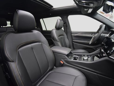 New 2026 Jeep Grand Cherokee L Limited AWD/4WD image 18