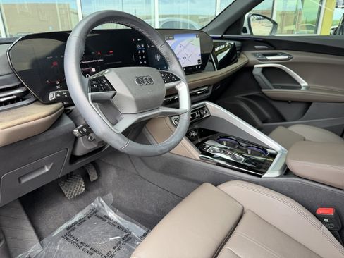 Used 2025 Audi Q5 Premium Plus w/ Premium Plus AWD/4WD image 33