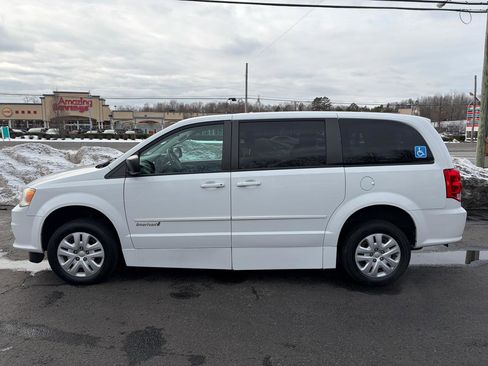 Used 2015 Dodge Grand Caravan SE w/ Quick Order Package 29E SE image 13