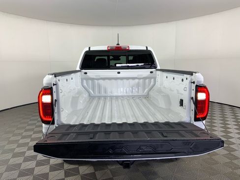 Used 2025 GMC Canyon Elevation w/ Convenience Package image 10