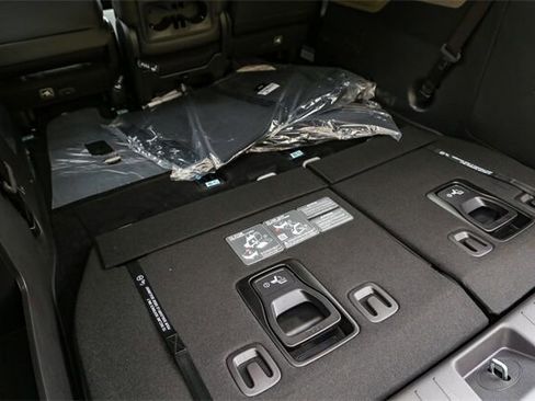 New 2026 Kia Carnival EX image 23