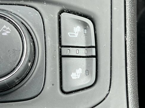 Used 2024 GMC Terrain SLE w/ Driver Convenience Package AWD/4WD image 13