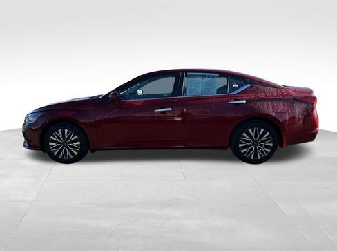 Used 2024 Nissan Altima 2.5 SV w/ SV Premium Package image 7