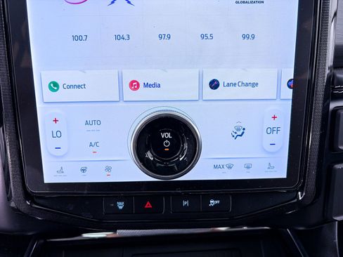 Used 2023 Ford F150 Lightning Platinum AWD/4WD image 24