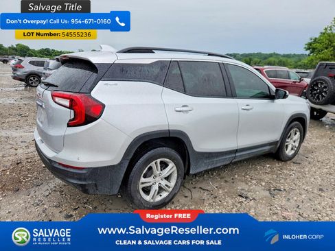 Used 2022 GMC Terrain SLE w/ Driver Convenience Package FWD image 4