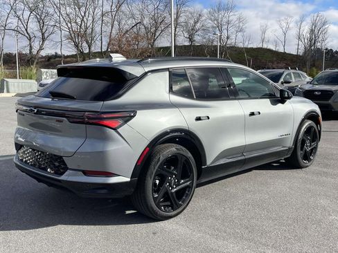 Used 2024 Chevrolet Equinox EV RS image 27