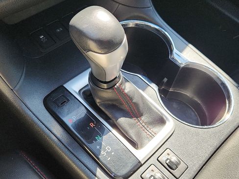 Used 2019 Toyota Highlander SE image 14