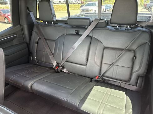 Used 2024 Chevrolet Silverado 1500 High Country w/ High Country Premium Package AWD/4WD image 31