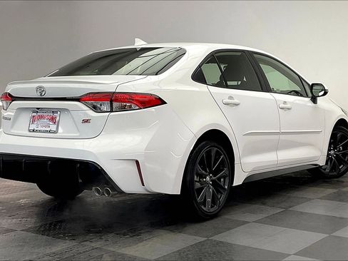 Used 2024 Toyota Corolla SE image 13