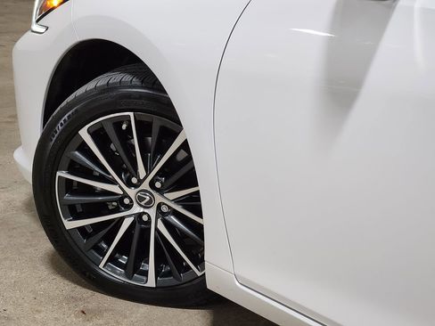Used 2024 Lexus ES 350 w/ Premium Package image 23