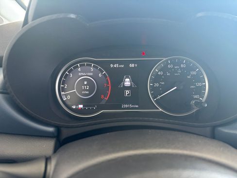 Used 2025 Nissan Versa SV image 40