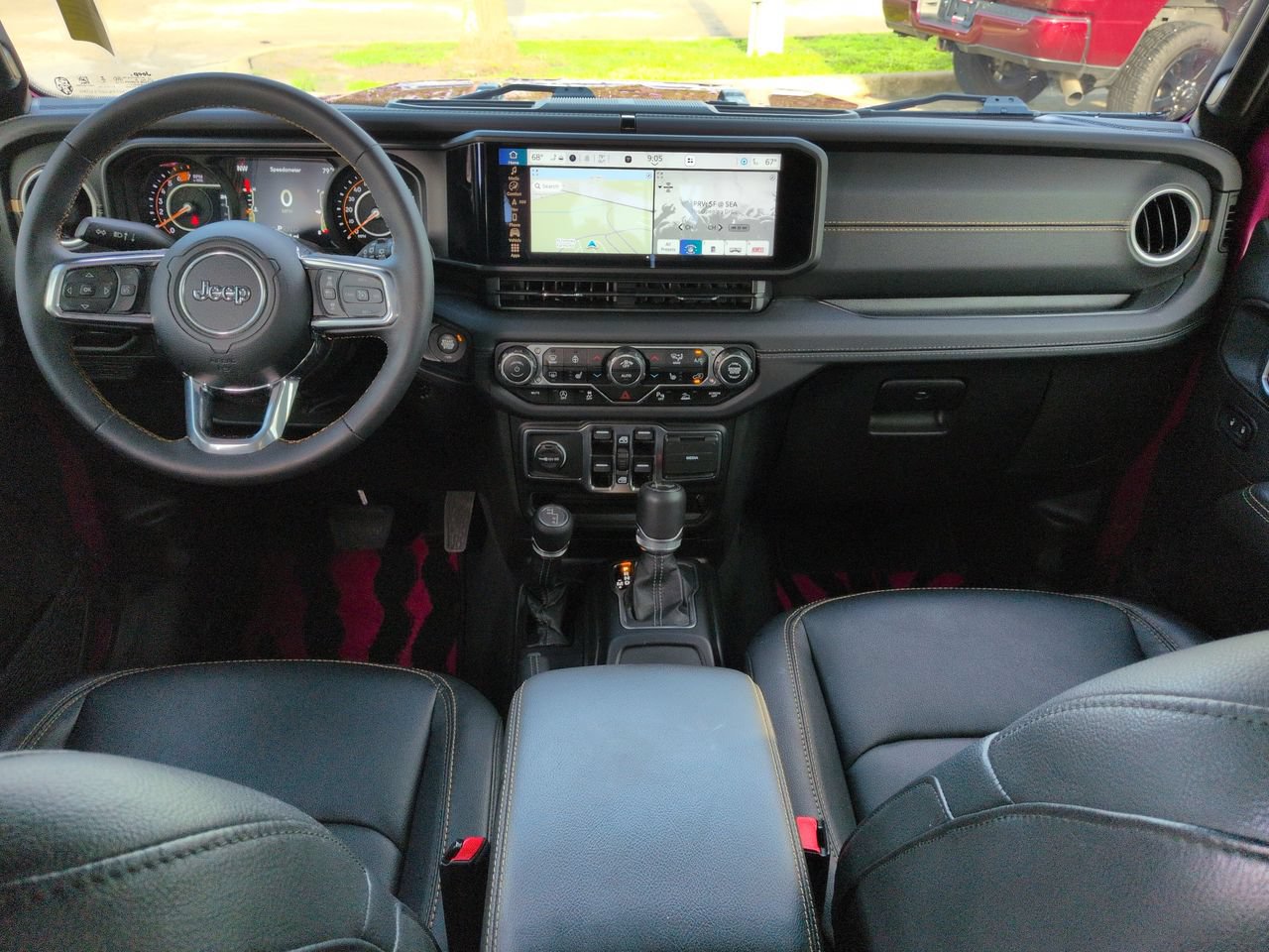 Certified 2024 Jeep Wrangler Unlimited Sahara w/ Technology Group AWD/4WD image 14
