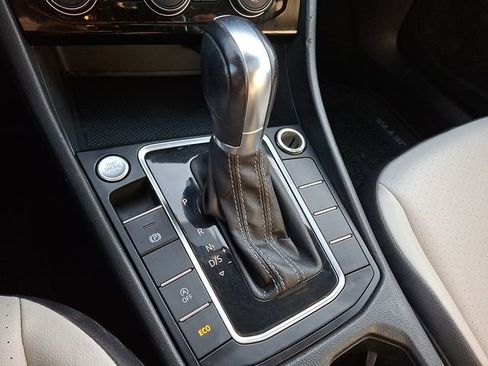 Used 2019 Volkswagen Jetta R-Line image 15