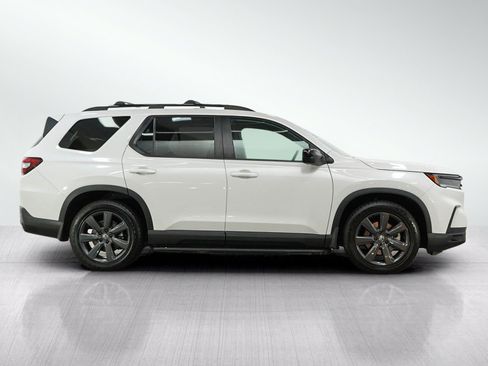 Used 2023 Honda Pilot Sport image 6