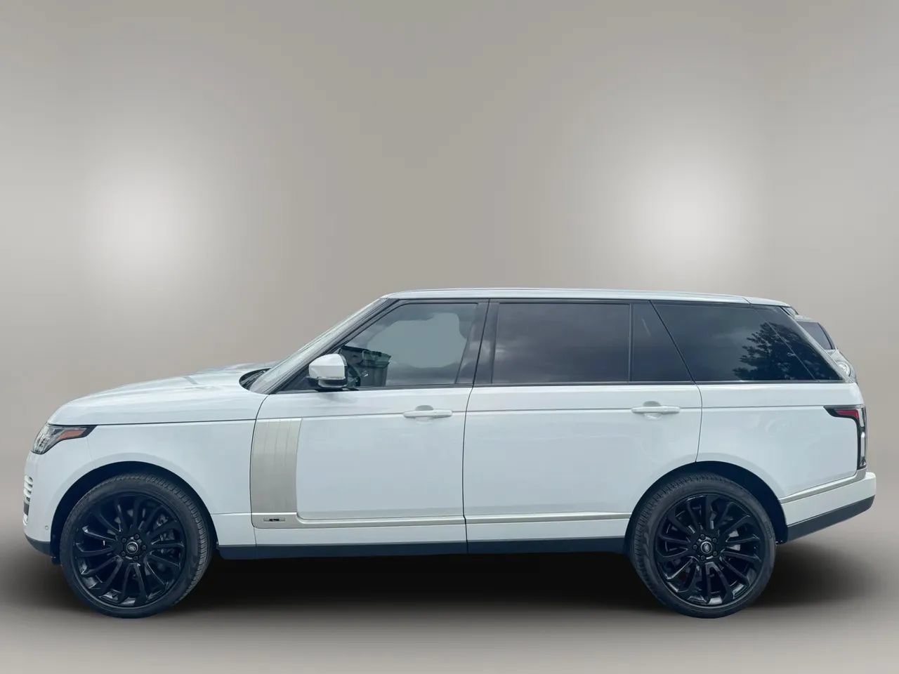 Used 2019 Land Rover Range Rover Long Wheelbase Supercharged AWD/4WD image 5