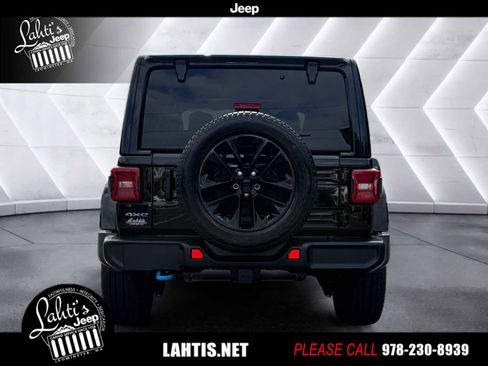 Certified 2022 Jeep Wrangler Unlimited Sahara w/ Cold Weather Group image 5