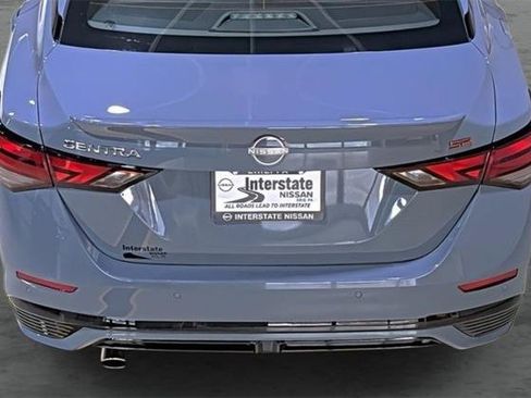 Used 2025 Nissan Sentra SR FWD image 11
