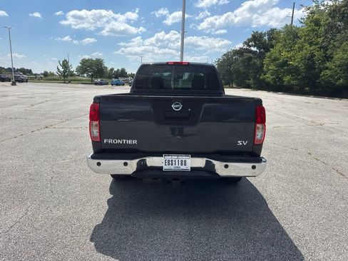 Used 2015 Nissan Frontier SV w/ SV Value Truck Package RWD image 5