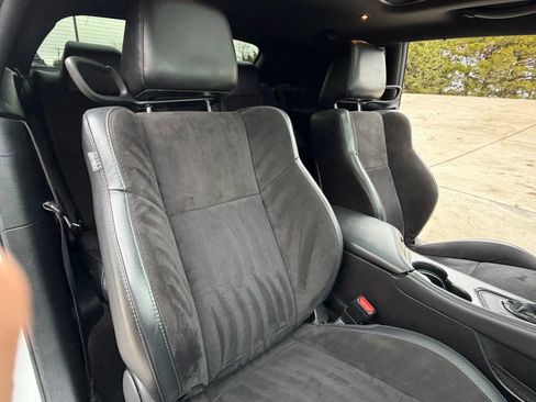 Used 2019 Dodge Challenger R/T w/ Plus Package image 39