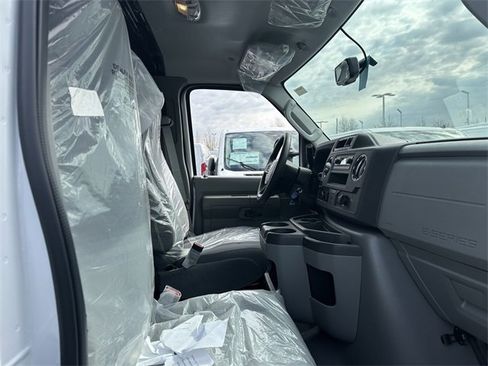 New 2024 Ford E-450 and Econoline 450 Super Duty w/ Power Windows & Locks Group image 57