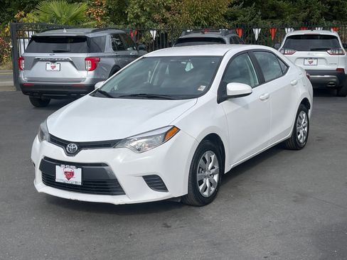 Used 2016 Toyota Corolla LE image 3