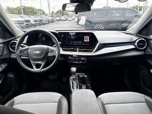 Certified 2024 Chevrolet Trax LT w/ Driver Confidence Package FWD image 19