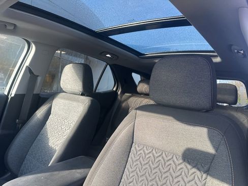 Used 2023 Chevrolet Equinox LT image 12