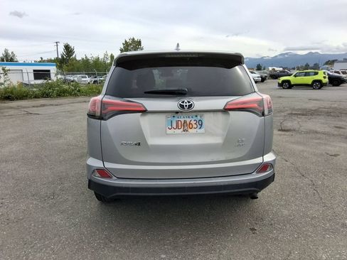 Used 2018 Toyota RAV4 LE w/ All Weather Liner Package AWD/4WD image 7