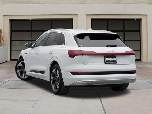 Used 2023 Audi e-tron Premium Plus w/ Premium Plus Package AWD/4WD image 2