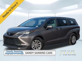 Used 2024 Toyota Sienna LE video 1