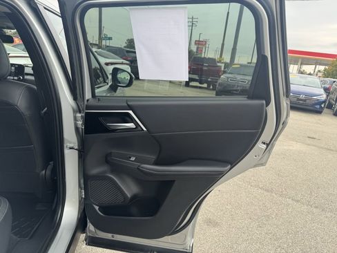 Used 2022 Mitsubishi Outlander SE image 17