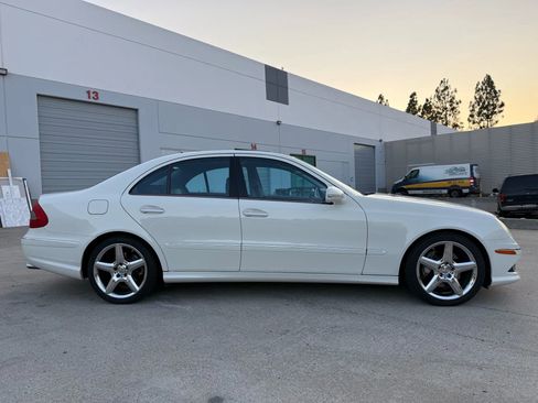 Used 2009 Mercedes-Benz E 350 Sedan image 14