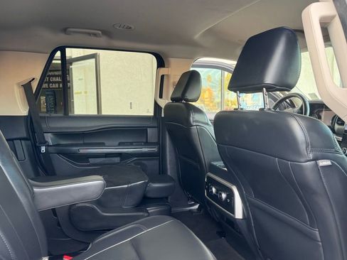 Used 2024 Ford Expedition XLT RWD image 21