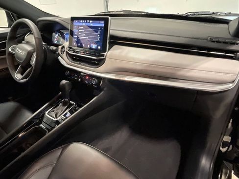 Used 2024 Jeep Compass Limited image 27