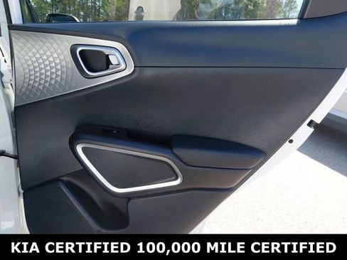 Certified 2025 Kia Soul LX image 24