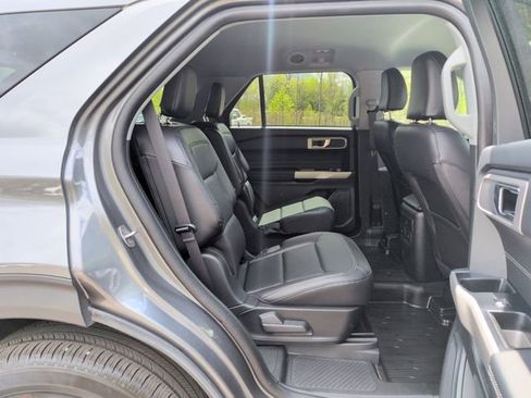 Used 2024 Ford Explorer XLT w/ Equipment Group 202A AWD/4WD image 17