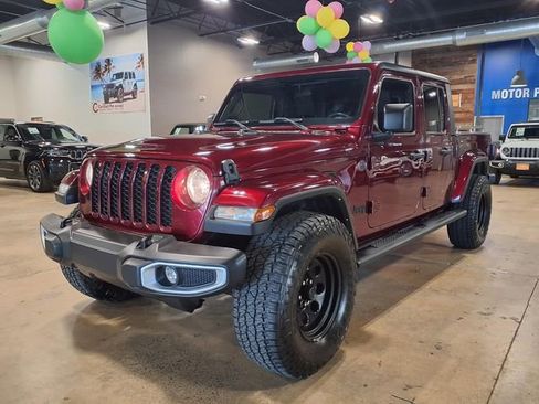 Used 2022 Jeep Gladiator Sport AWD/4WD image 4