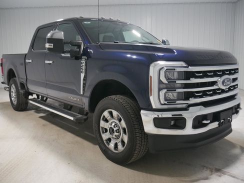 Certified 2024 Ford F250 Lariat w/ Chrome Package image 3