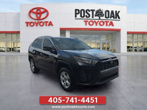 Used 2021 Toyota RAV4 LE AWD/4WD image 9