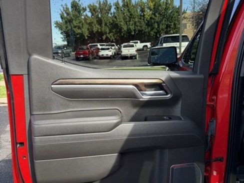 Used 2022 GMC Sierra 1500 SLE image 32