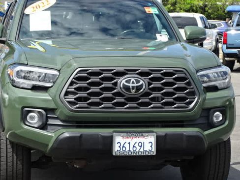 Used 2022 Toyota Tacoma TRD Off-Road w/ Technology Package RWD image 4