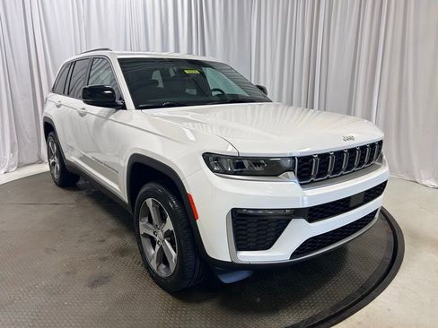 New 2026 Jeep Grand Cherokee Limited AWD/4WD image 1