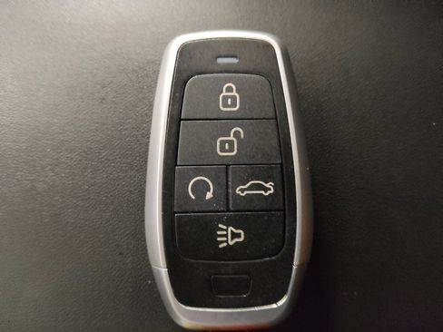 Used 2023 Hyundai Santa Fe SEL AWD/4WD image 32
