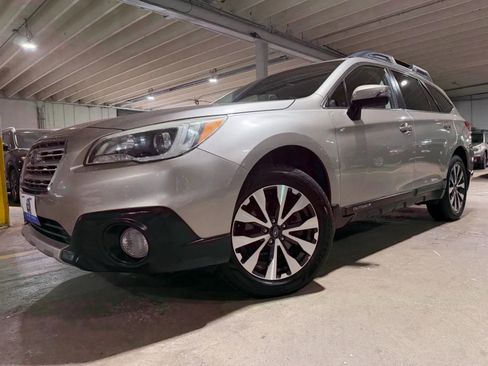 Used 2015 Subaru Outback 2.5i Limited AWD/4WD image 2